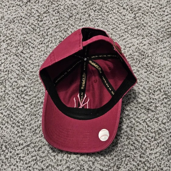 NWOT: New York Yankees Tonal Logo Dad Hat - OS - Picture 8 of 11